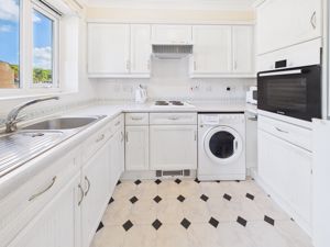 KITCHEN- click for photo gallery